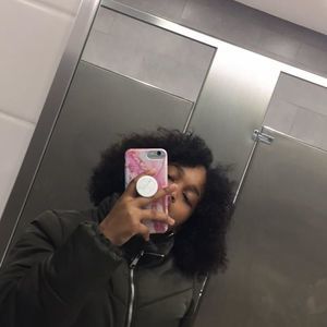 Meet your Posher, Dee